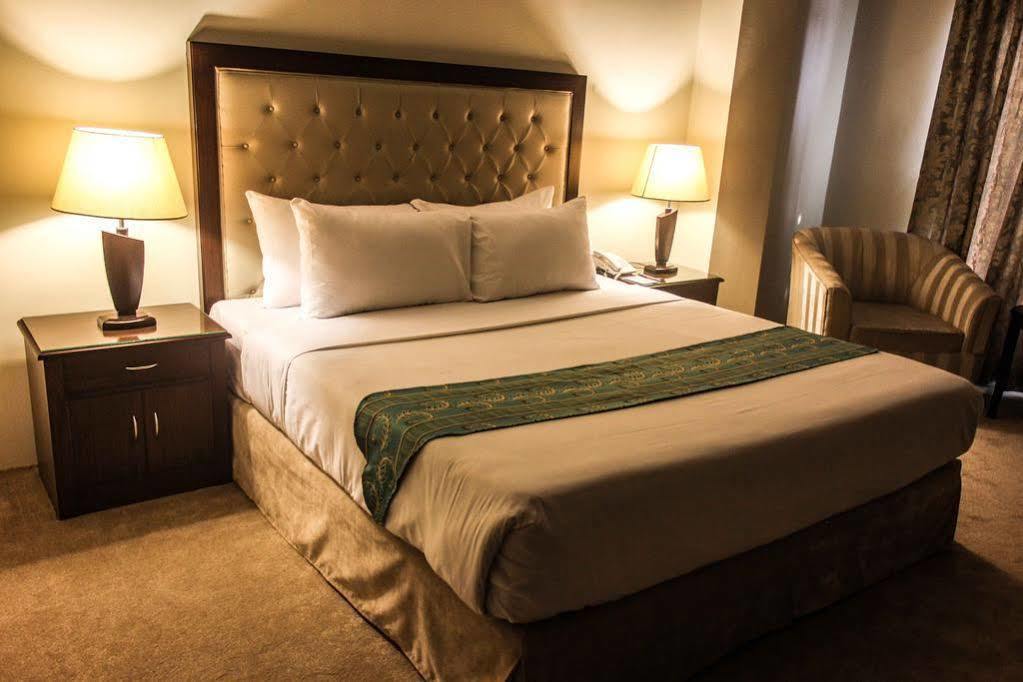Royalton Hotel Ραβαλπίντι Εξωτερικό φωτογραφία