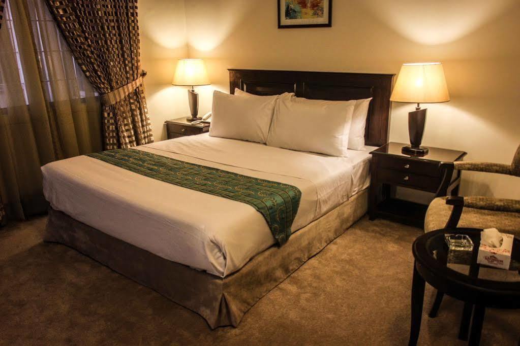 Royalton Hotel Ραβαλπίντι Εξωτερικό φωτογραφία