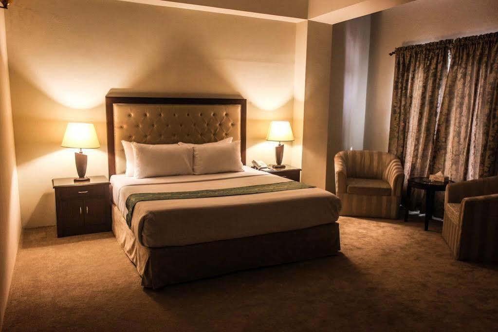 Royalton Hotel Ραβαλπίντι Εξωτερικό φωτογραφία
